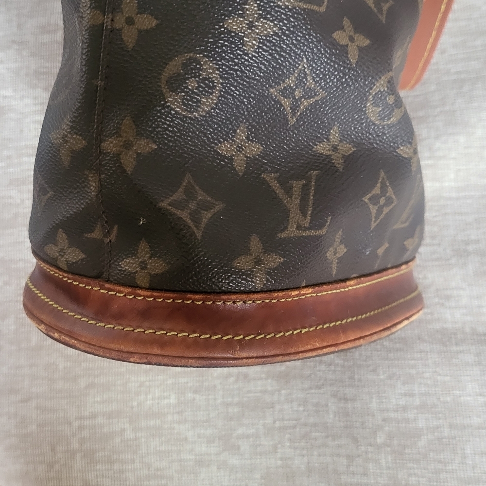LOUIS VUITTON Monogram Bucket PM Shoulder Bag M42238..Authentic!!! - Picture 12 of 16